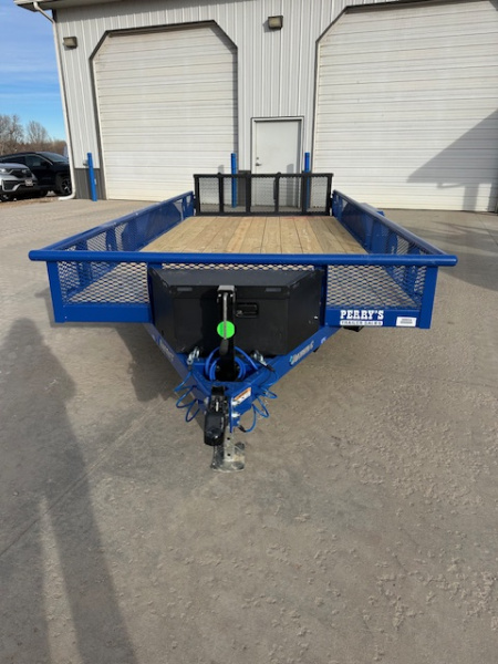 New 2026 Diamond C 16' Flatbed