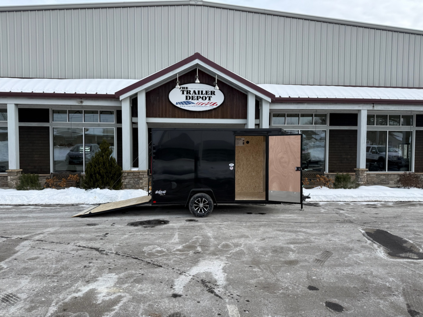 New Pace American 6′ x 12′ + V-Nose Enclosed Cargo Trailer with Ramp Door 2.9K