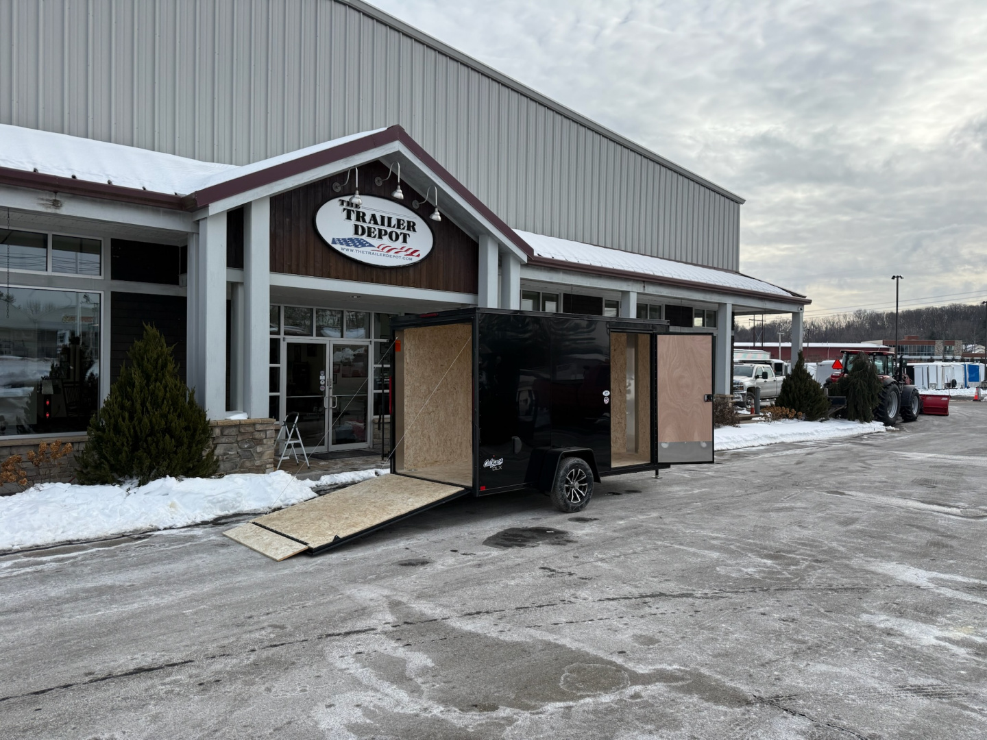 New Pace American 6′ x 12′ + V-Nose Enclosed Cargo Trailer with Ramp Door 2.9K