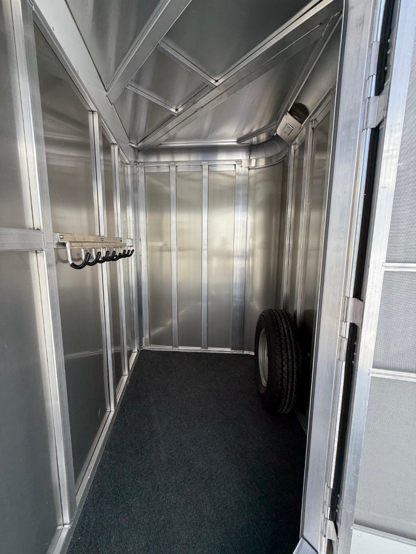 New 2026 Adam 2H Slant Mustang Horse Trailer