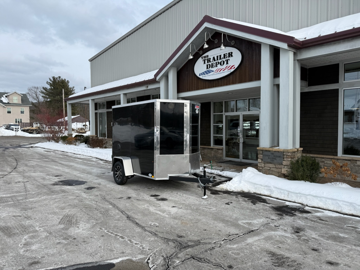 New PACE AMERICAN 5′ X 8′ + V-NOSE ENCLOSED CARGO TRAILER WITH RAMP DOOR 2.9K