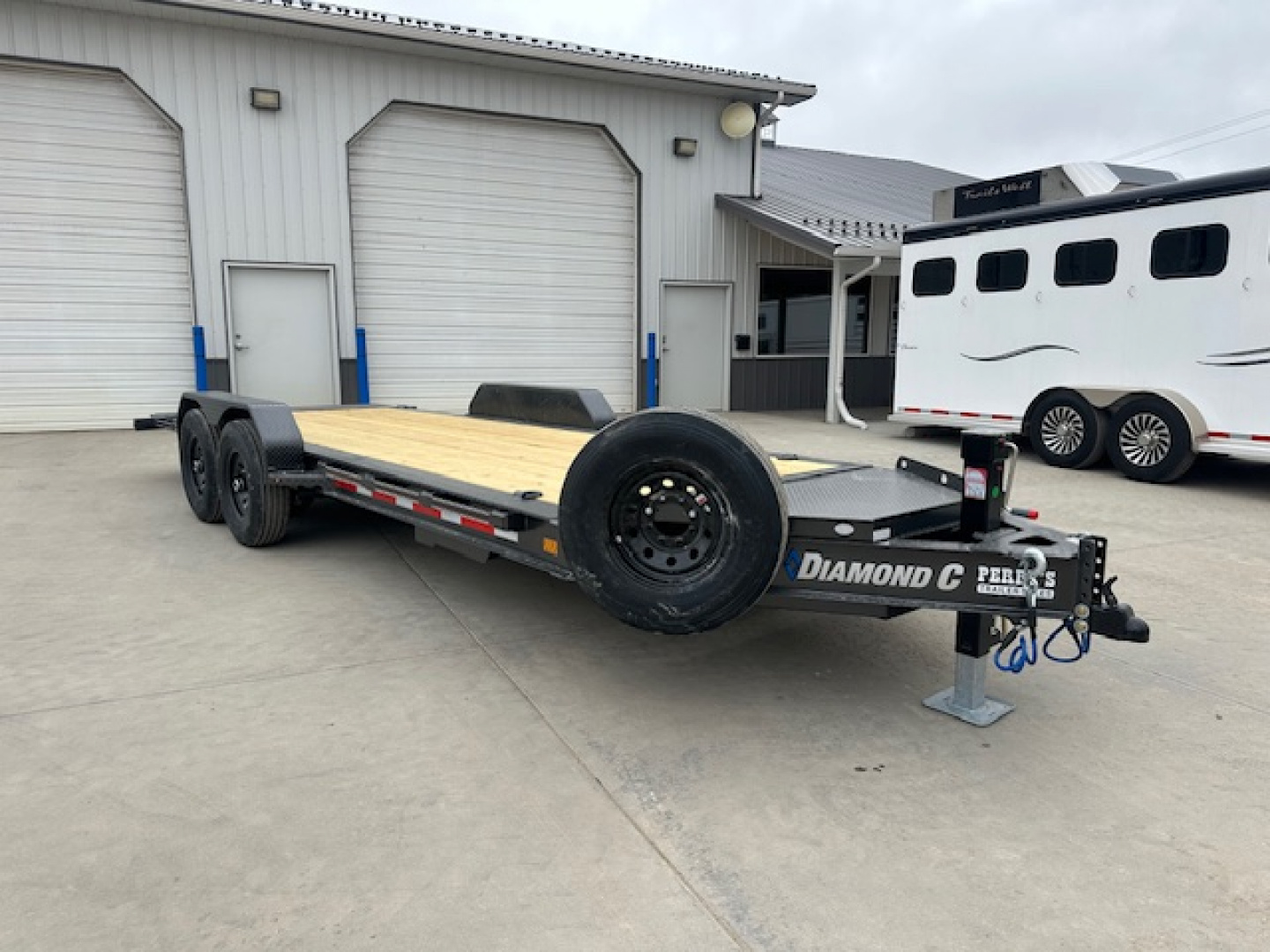 New 2026 Diamond C 20' Tilt