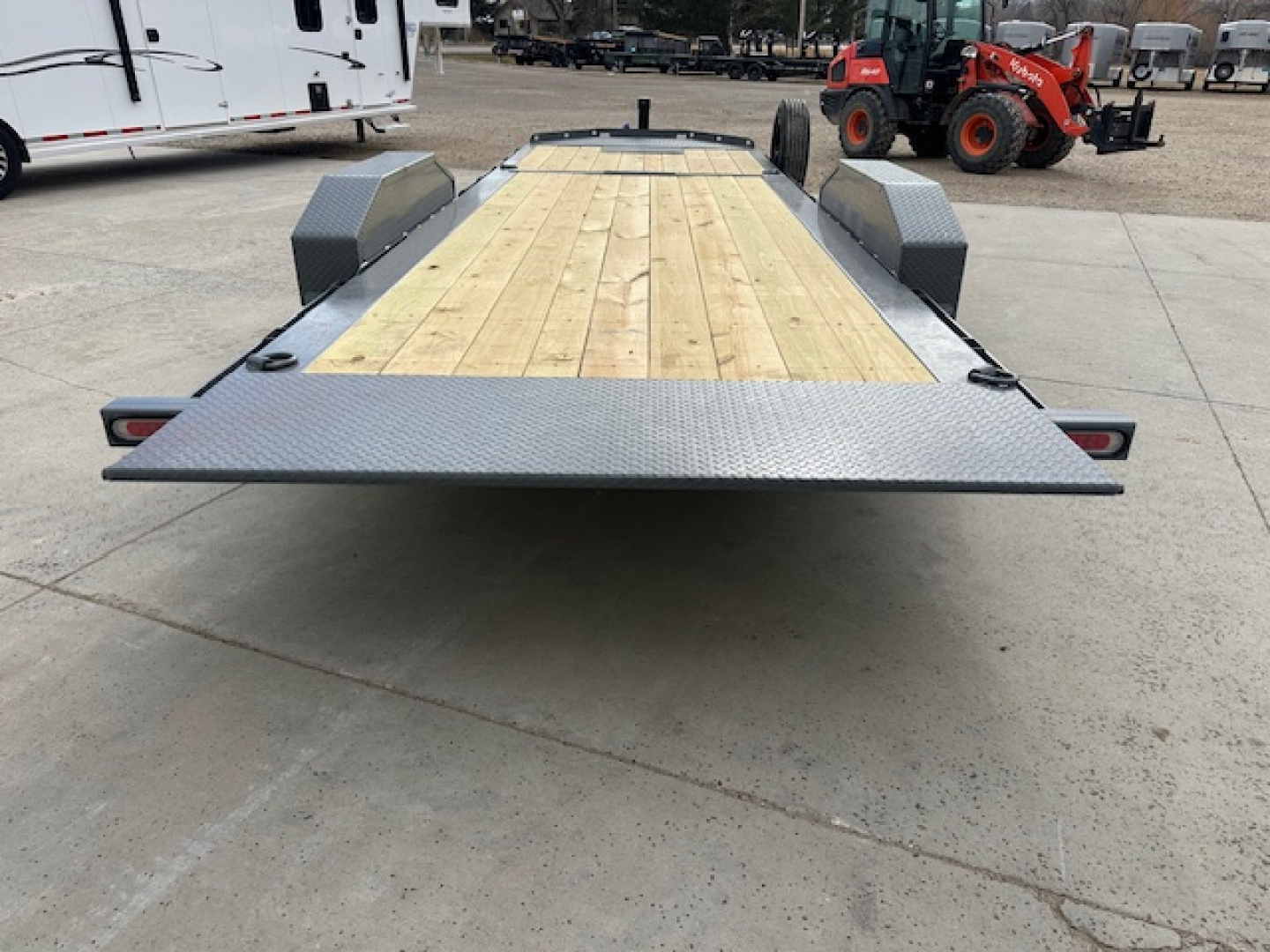 New 2026 Diamond C 22' Tilt