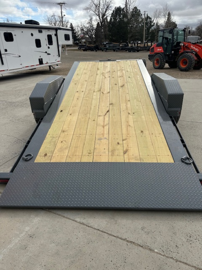 New 2026 Diamond C 22' Tilt