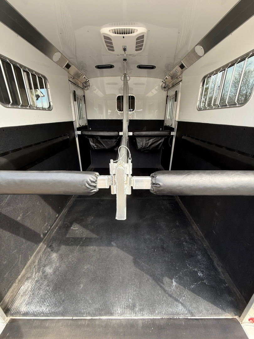 New 2022 4-Star Trailers 2 - Horse Straight Load Bumper Pull Horse Trailer