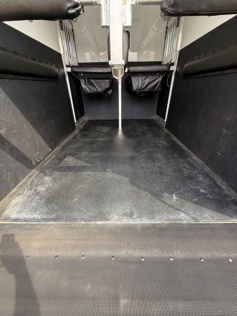 New 2022 4-Star Trailers 2 - Horse Straight Load Bumper Pull Horse Trailer