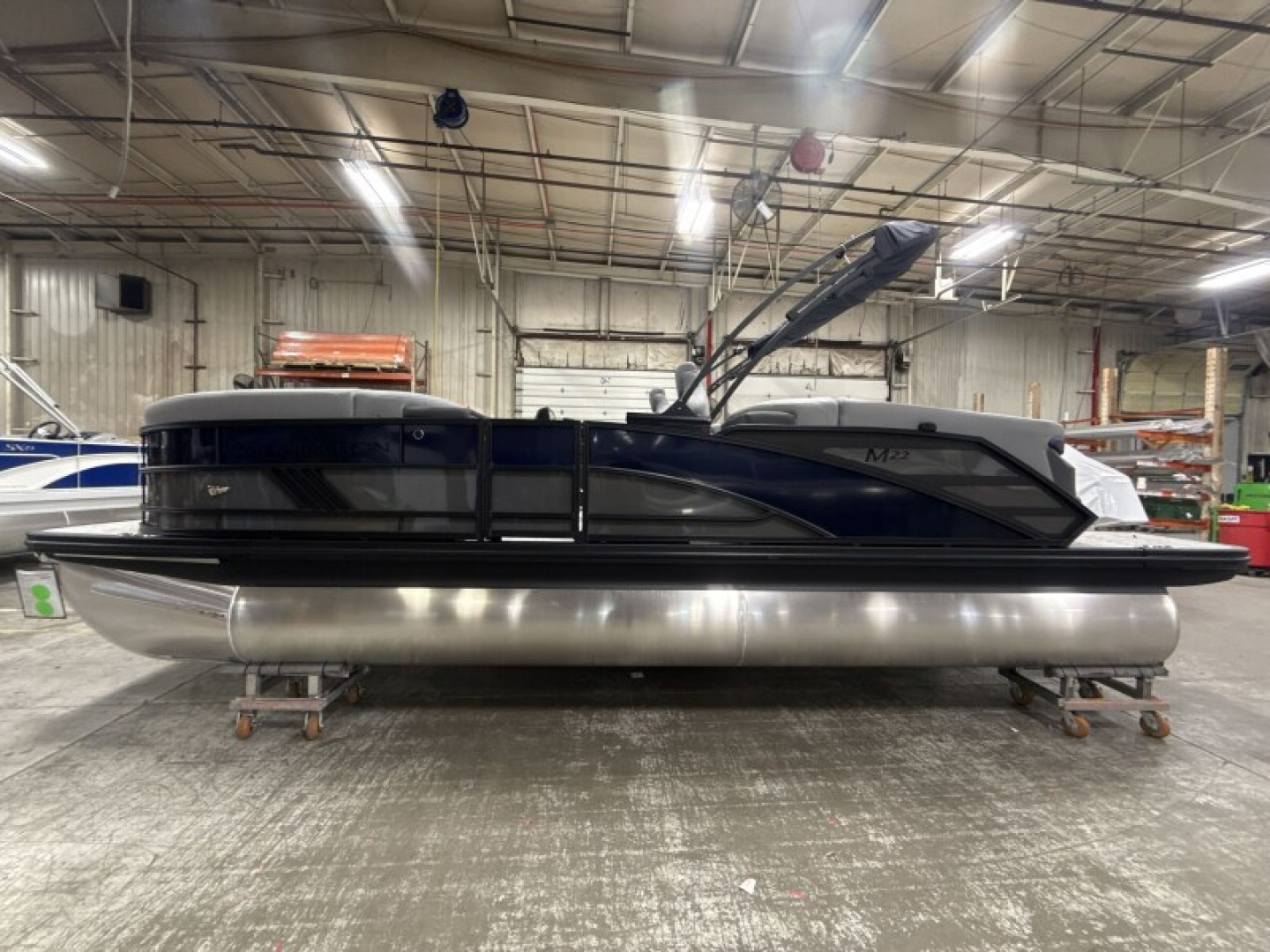 New 2026 Bennington 22' M Series Fastback Tri-toon Boat
