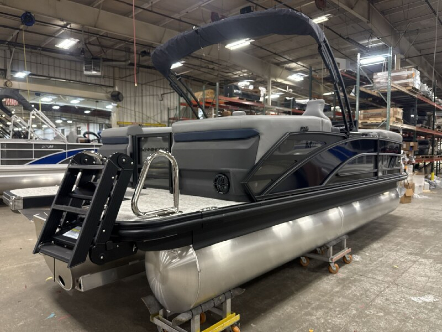 New 2026 Bennington 22' M Series Fastback Tri-toon Boat