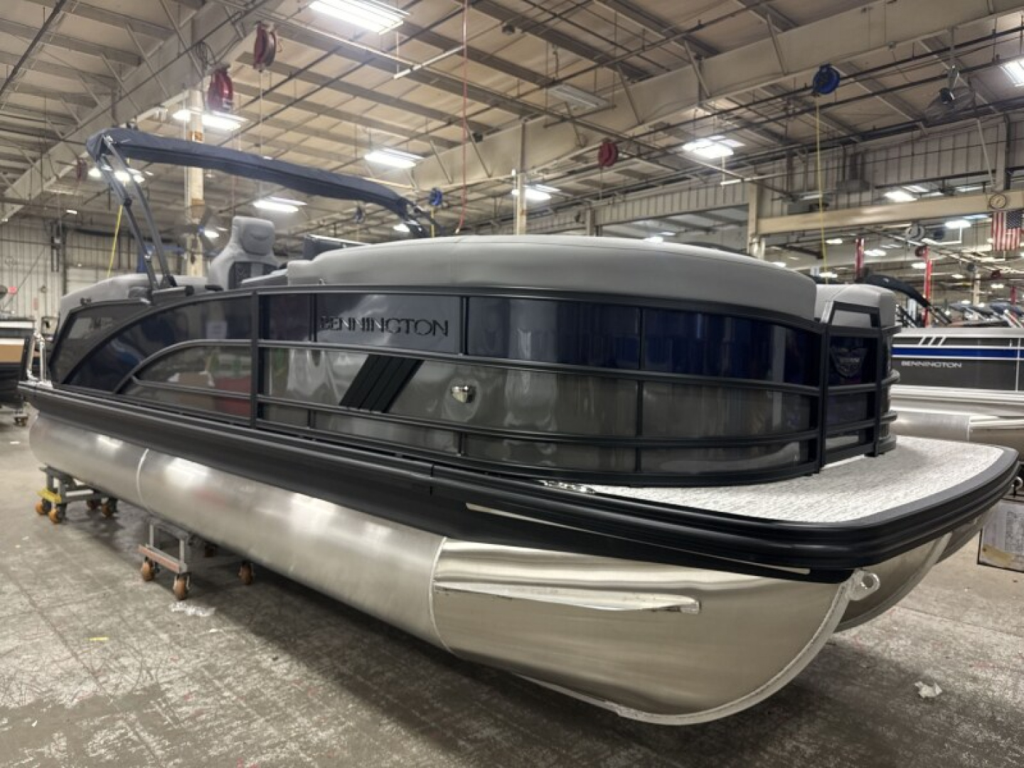 New 2026 Bennington 22' M Series Fastback Tri-toon Boat