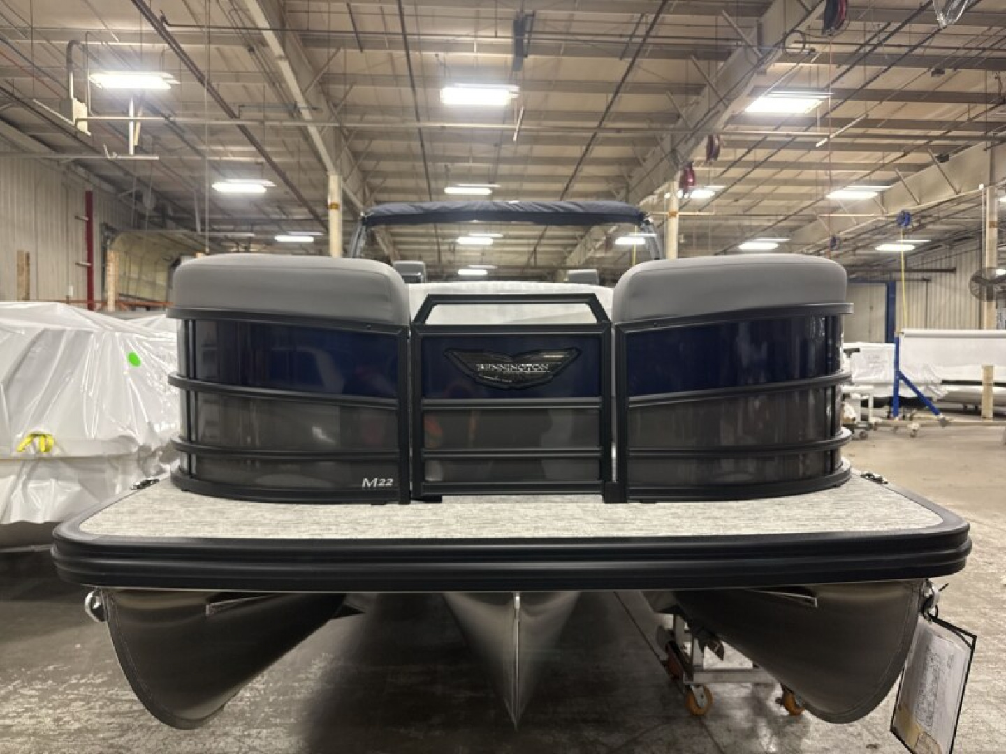 New 2026 Bennington 22' M Series Fastback Tri-toon Boat