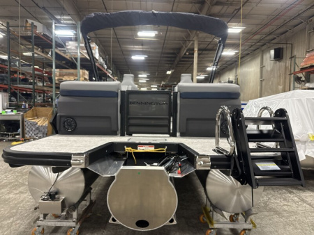 New 2026 Bennington 22' M Series Fastback Tri-toon Boat