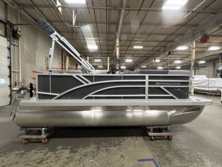 New 2026 Bennington 168 S Series Cruise Pontoon Boat ***Electric Motor***
