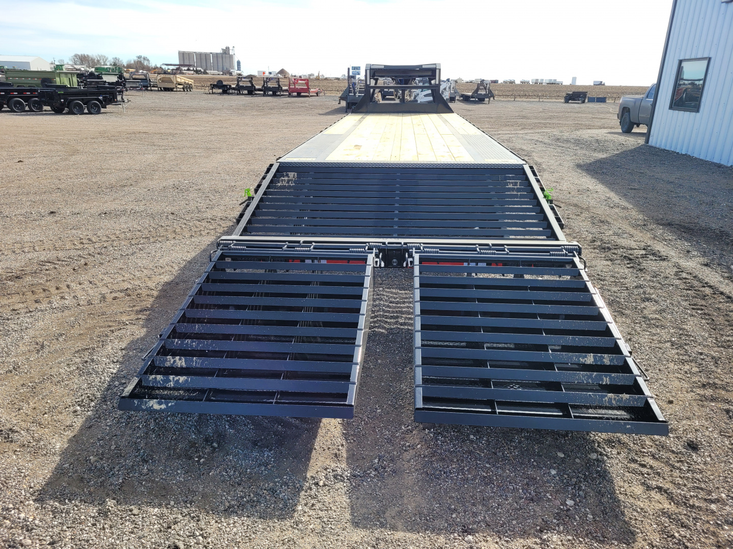 New 2026 Load Trail 102"x32' Gooseneck Triple Axle Deckover Trailer
