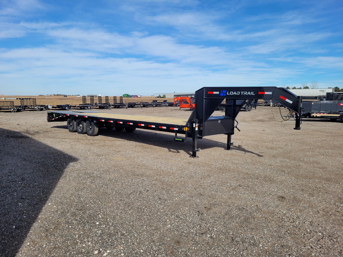 New 2026 Load Trail 102"x32' Gooseneck Triple Axle Deckover Trailer