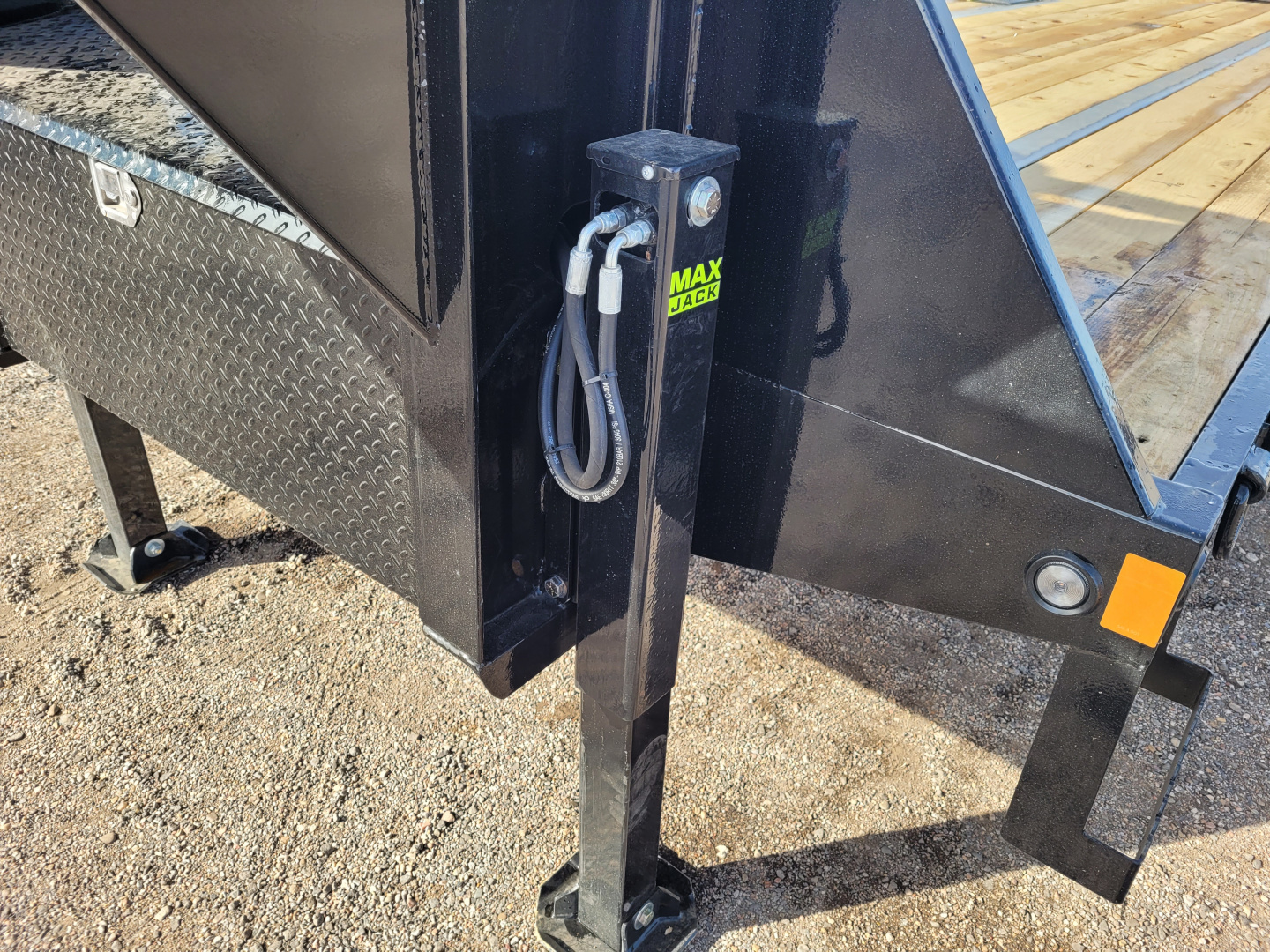 New 2026 Load Trail 102"x32' Gooseneck Hyd Dovetail Trailer