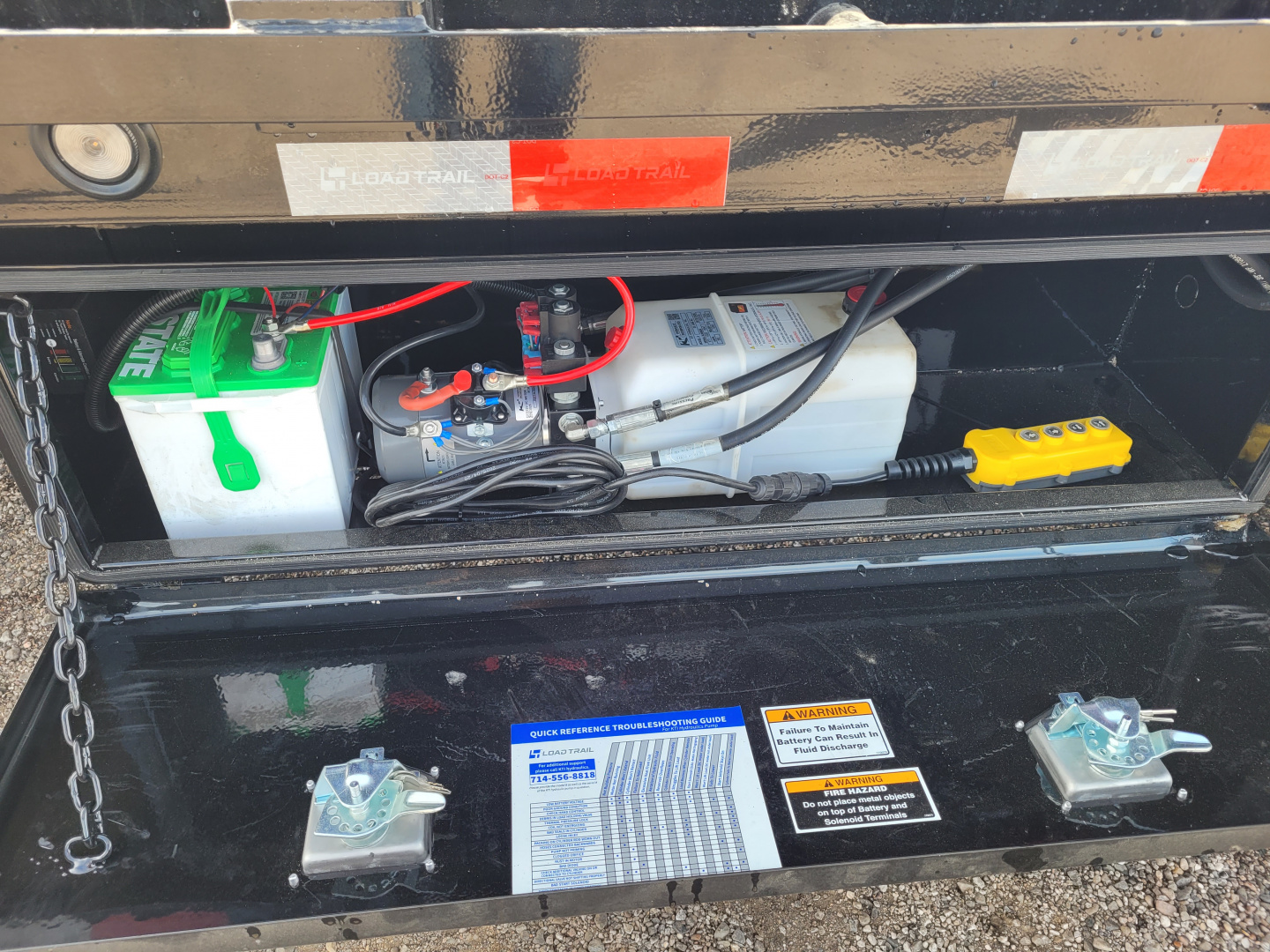 New 2026 Load Trail 102"x32' Gooseneck Hyd Dovetail Trailer