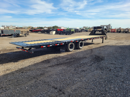 New 2026 Load Trail 102"x32' Gooseneck Hyd Dovetail Trailer