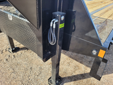 New 2026 Load Trail 102"x32' Gooseneck Hyd Dovetail Trailer