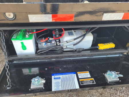 New 2026 Load Trail 102"x32' Gooseneck Hyd Dovetail Trailer