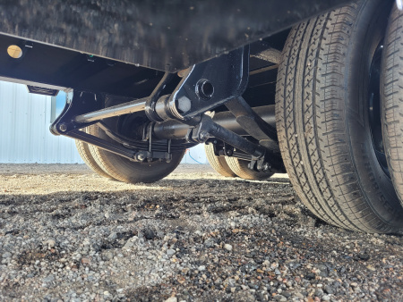 New 2026 Load Trail 102"x32' Gooseneck Hyd Dovetail Trailer