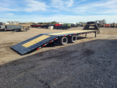 New 2026 Load Trail 102"x32' Gooseneck Hyd Dovetail Trailer