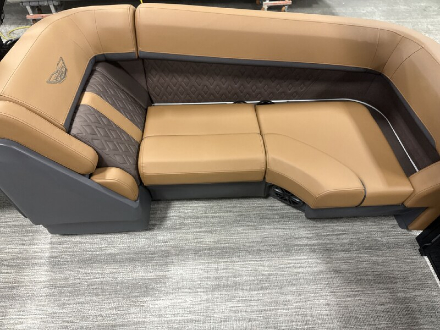 New 2026 Bennington 22' M Series Fastback Tri-toon Boat