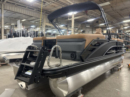 New 2026 Bennington 22' M Series Fastback Tri-toon Boat