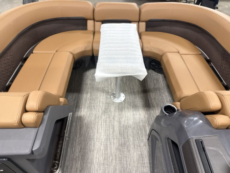 New 2026 Bennington 22' M Series Fastback Tri-toon Boat