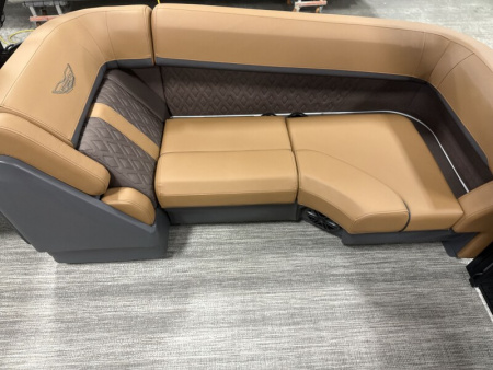 New 2026 Bennington 22' M Series Fastback Tri-toon Boat