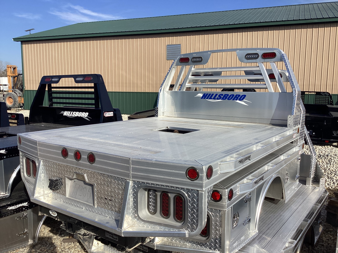 New 2026 Hillsboro 2500 Series Fits Single Wheel, Longbed Trucks