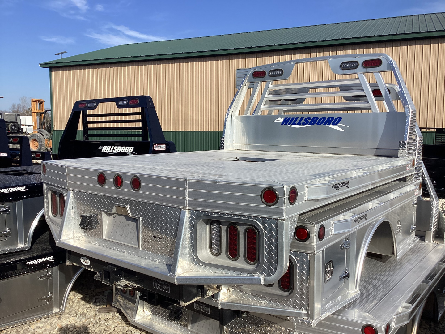 New 2026 Hillsboro 2500 Series Fits Single Wheel, Longbed Trucks