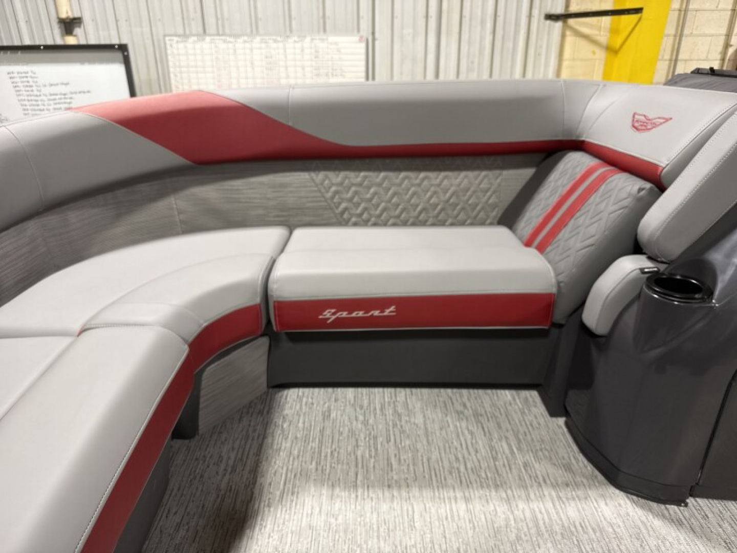 New 2026 Bennington 22' M Series Fastback Tri-toon Boat