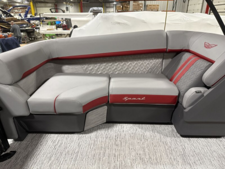 New 2026 Bennington 22' M Series Fastback Tri-toon Boat