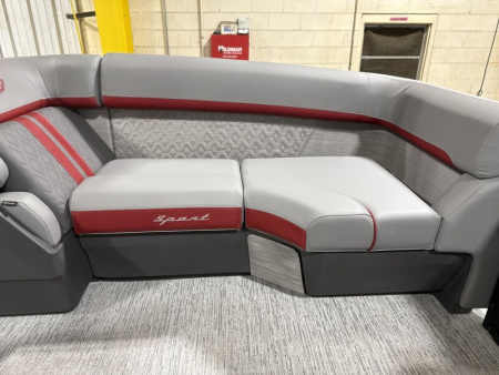 New 2026 Bennington 22' M Series Fastback Tri-toon Boat