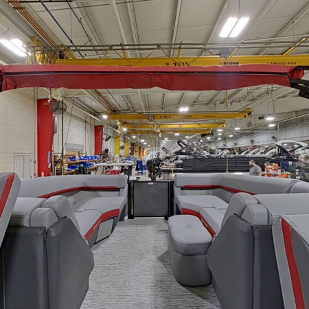 New 2026 Bennington 22' M Series Fastback Tri-toon Boat