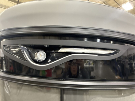 New 2026 Bennington 24' M Series Swingback Tri-toon Boat