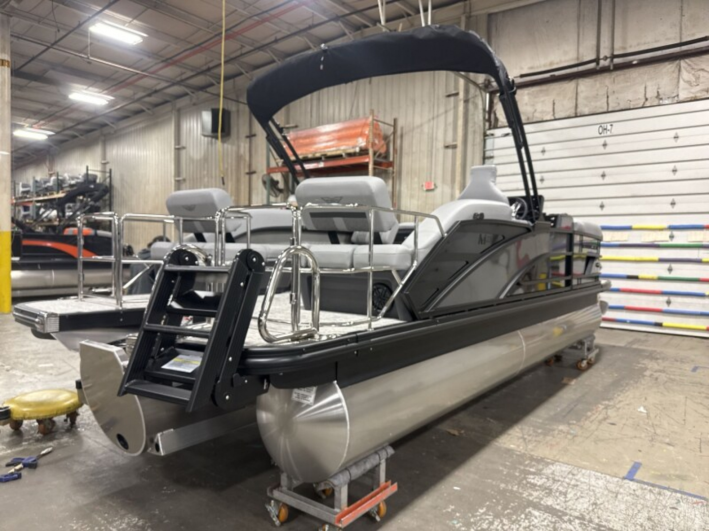 New 2026 Bennington 23' M Series Stern Lounge Tri-toon Boat