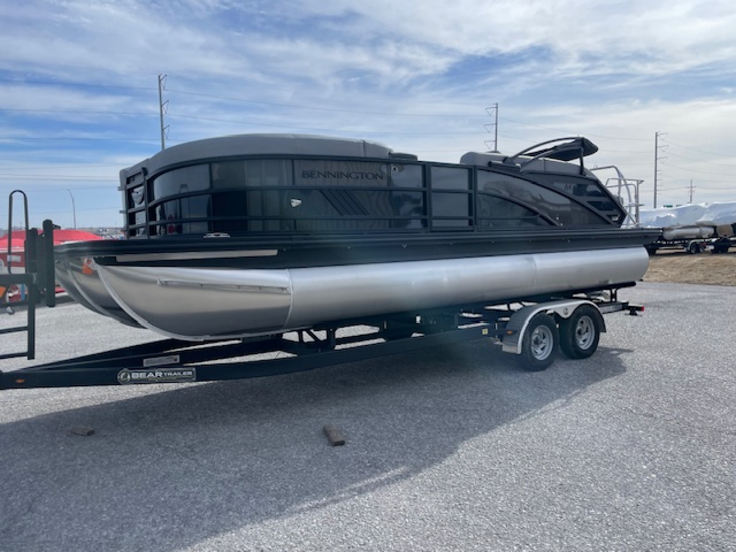 New 2026 Bennington 23' M Series Stern Lounge Tri-toon Boat