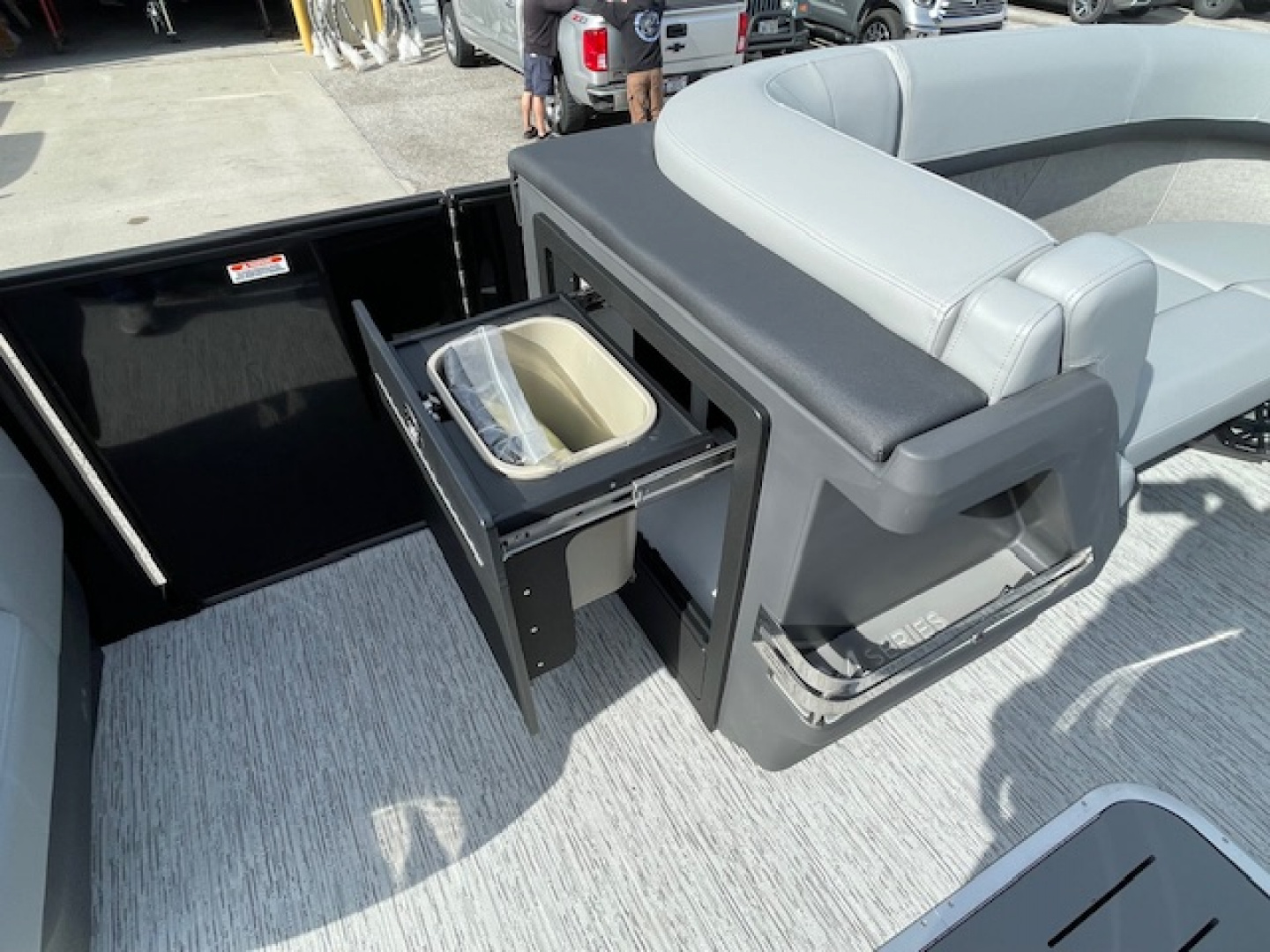 New 2026 Bennington 23' M Series Stern Lounge Tri-toon Boat