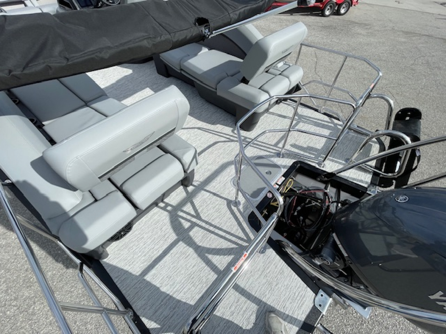 New 2026 Bennington 23' M Series Stern Lounge Tri-toon Boat