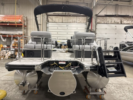 New 2026 Bennington 23' M Series Stern Lounge Tri-toon Boat