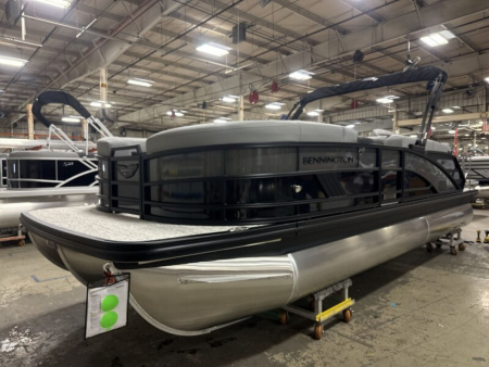 New 2026 Bennington 23' M Series Stern Lounge Tri-toon Boat