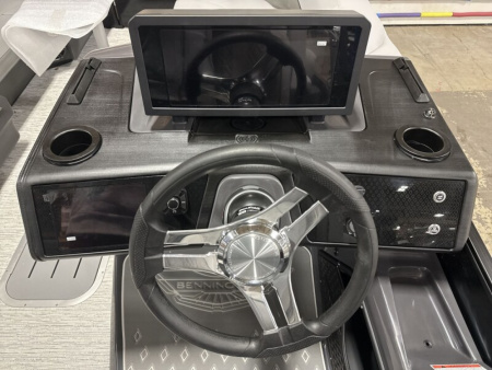 New 2026 Bennington 23' M Series Stern Lounge Tri-toon Boat