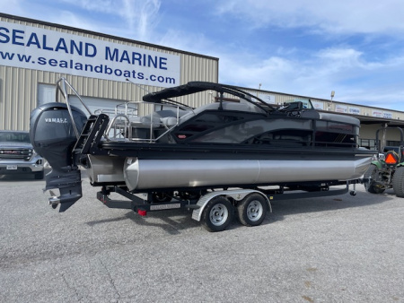 New 2026 Bennington 23' M Series Stern Lounge Tri-toon Boat