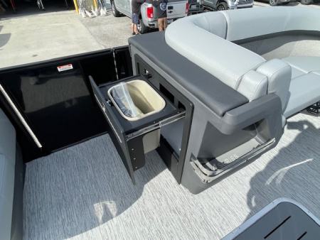 New 2026 Bennington 23' M Series Stern Lounge Tri-toon Boat