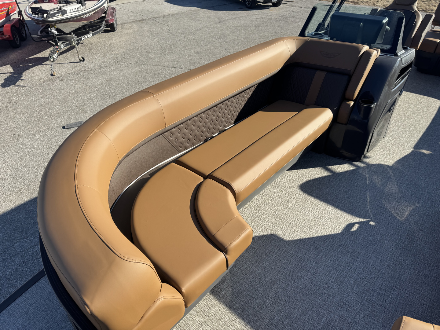 New 2026 Bennington 22' M Series Cruise Tri-toon Boat