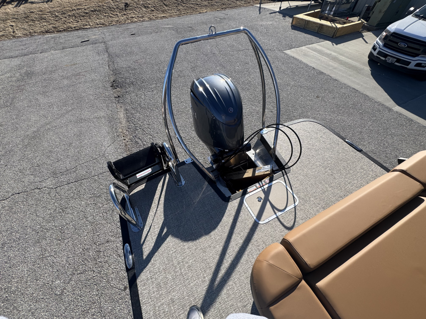 New 2026 Bennington 22' M Series Cruise Tri-toon Boat