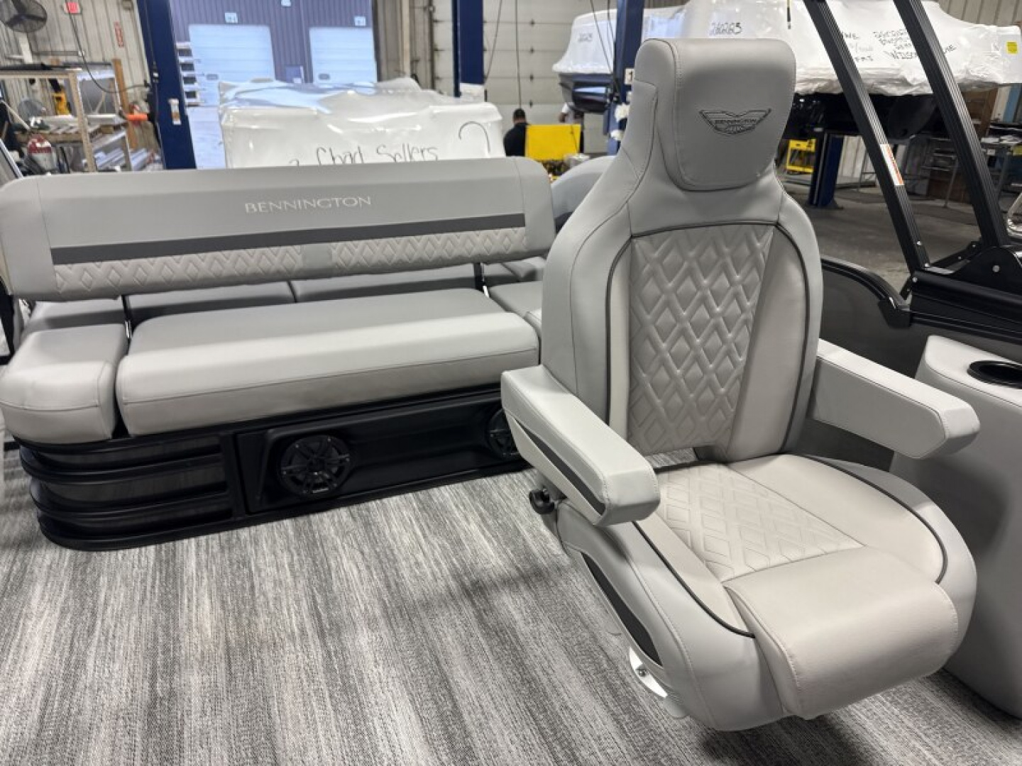 New 2026 Bennington 22' M Series Swingback Tri-toon Boat