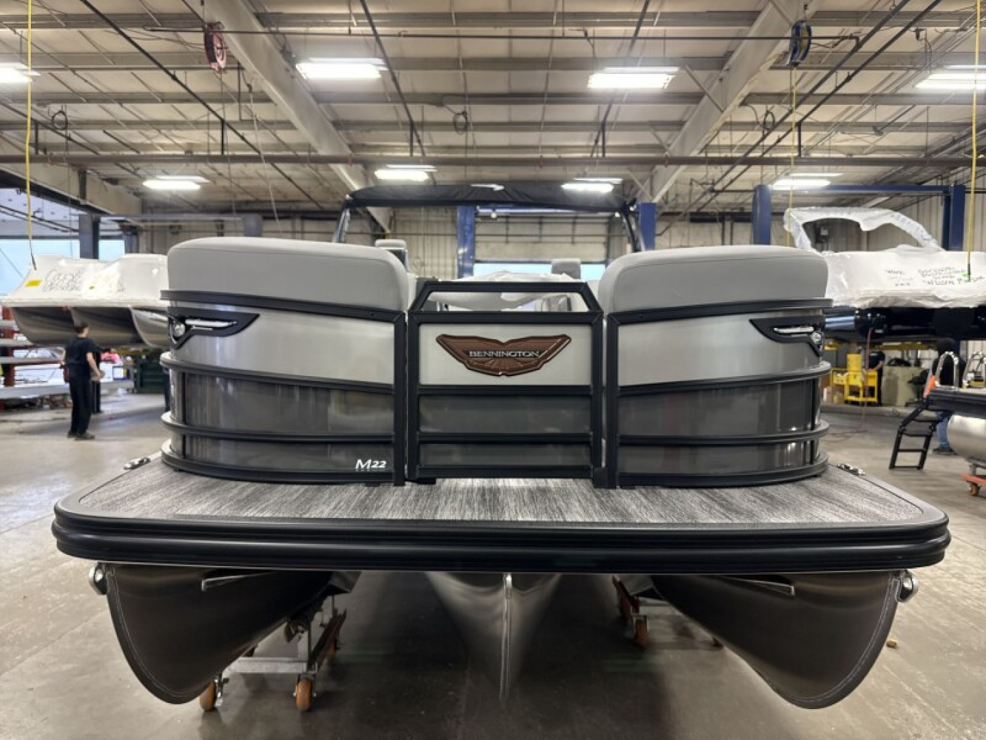 New 2026 Bennington 22' M Series Swingback Tri-toon Boat