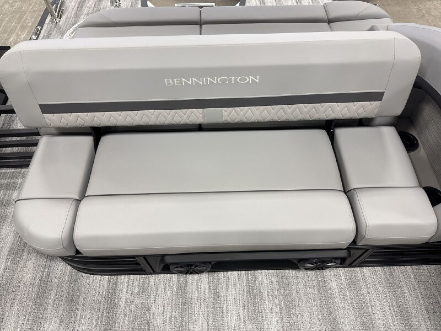 New 2026 Bennington 22' M Series Swingback Tri-toon Boat